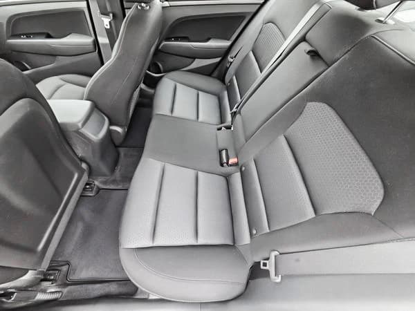 Hyundai Elantra 2017 — photo 18