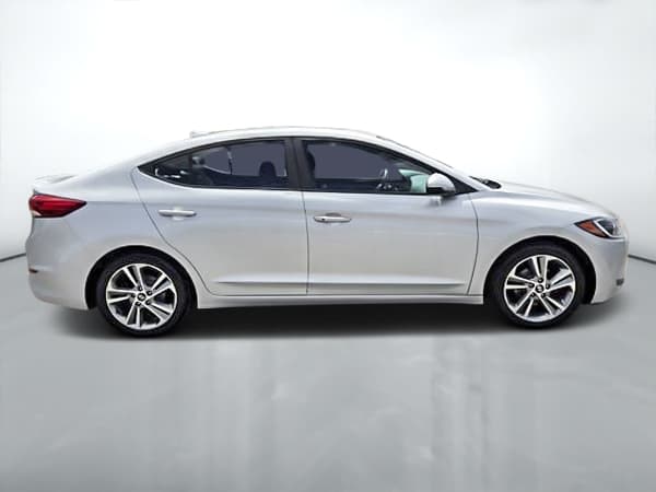 Hyundai Elantra 2017 — photo 3