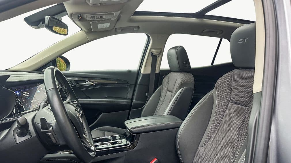 Buick Envision 2022 — photo 10