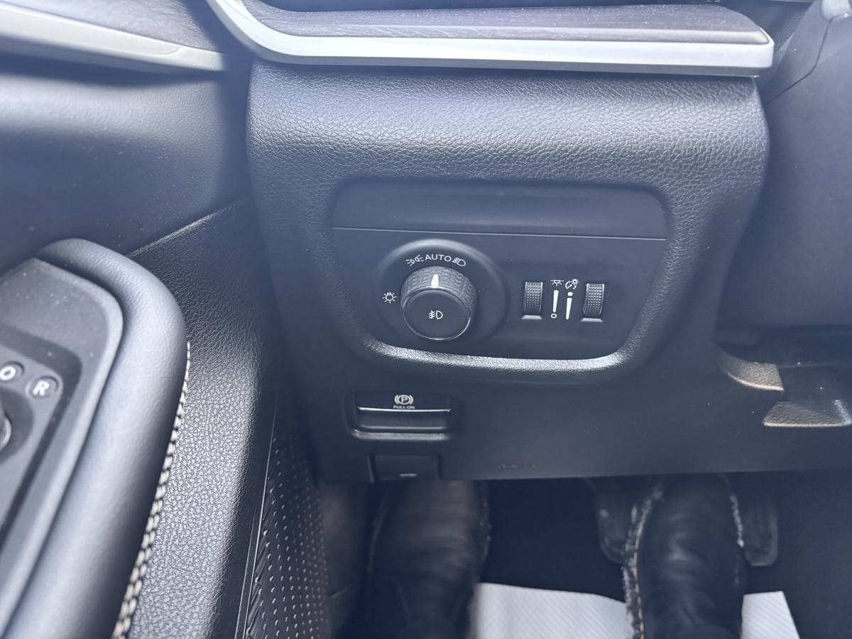 Jeep Grand Cherokee 2023 — photo 19