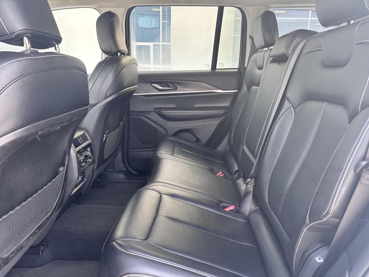 Jeep Grand Cherokee 2023 — photo 5
