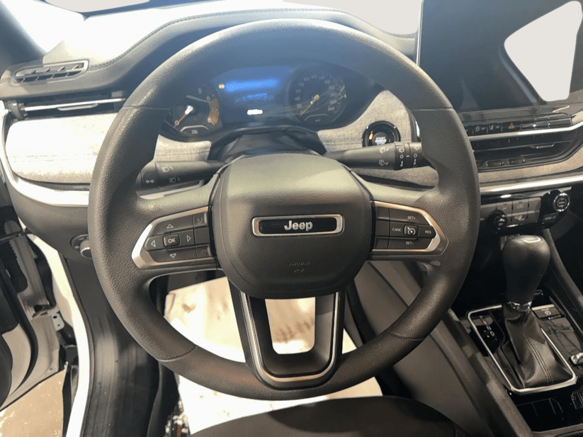 Jeep Compass 2023 — photo 11