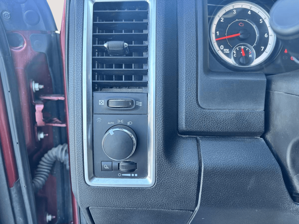 RAM 1500 Classic 2023 — photo 16