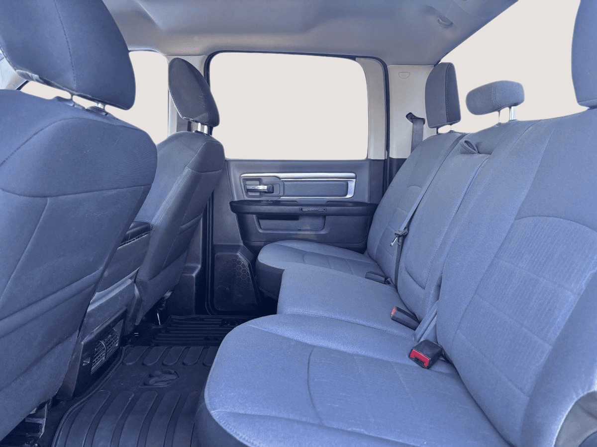 RAM 1500 Classic 2023 — photo 10