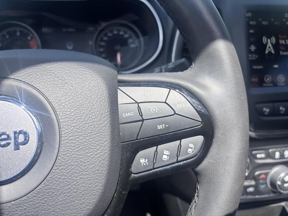 Jeep Cherokee 2023 — photo 12