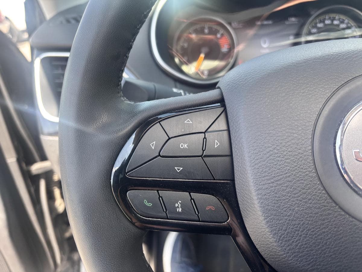 Jeep Cherokee 2023 — photo 13