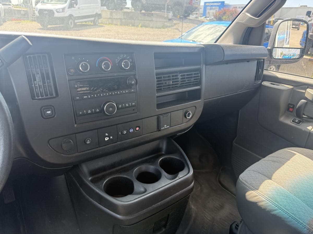 GMC Savana 2024 — photo 12