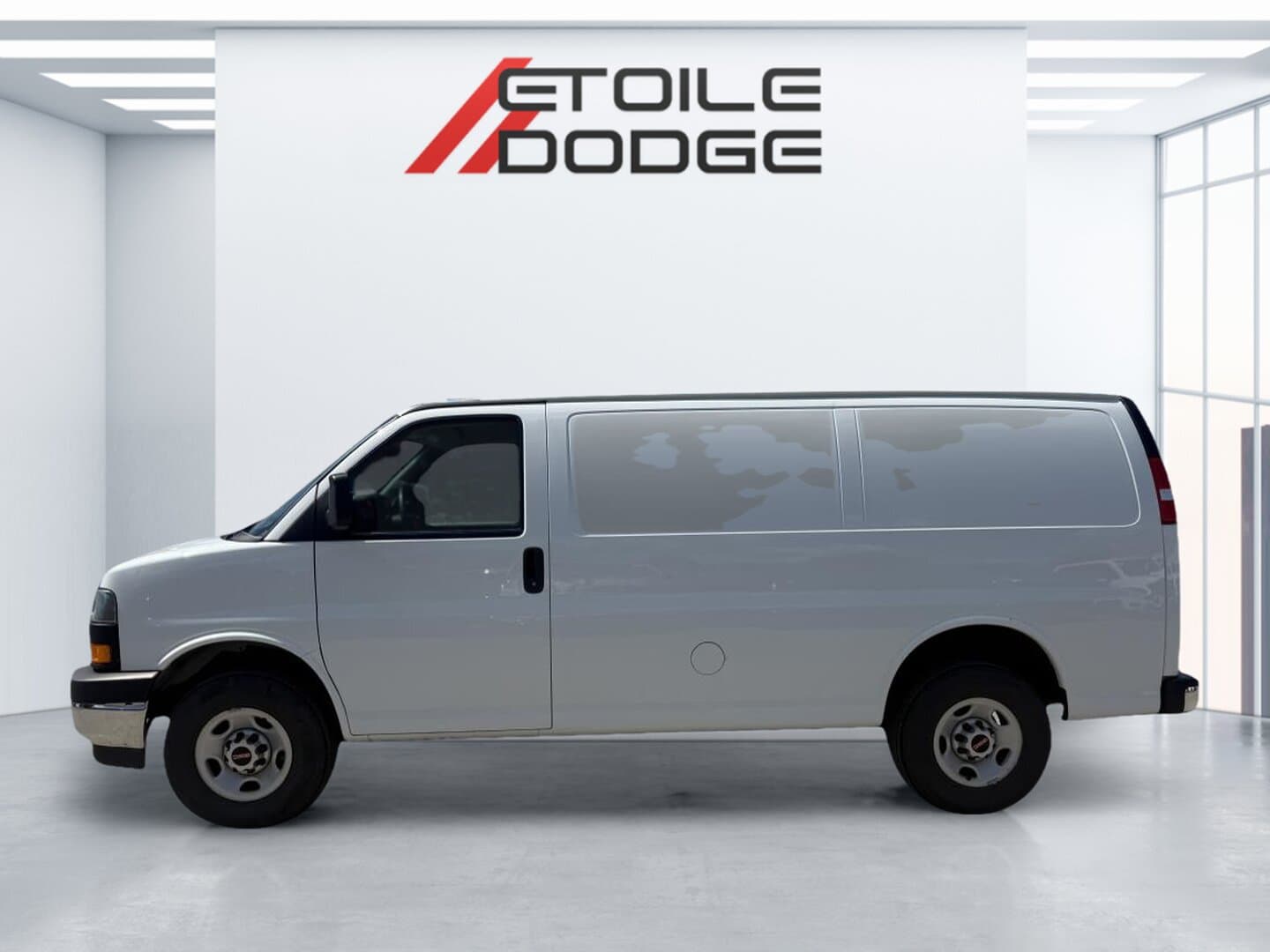 GMC Savana 2024 — photo 6