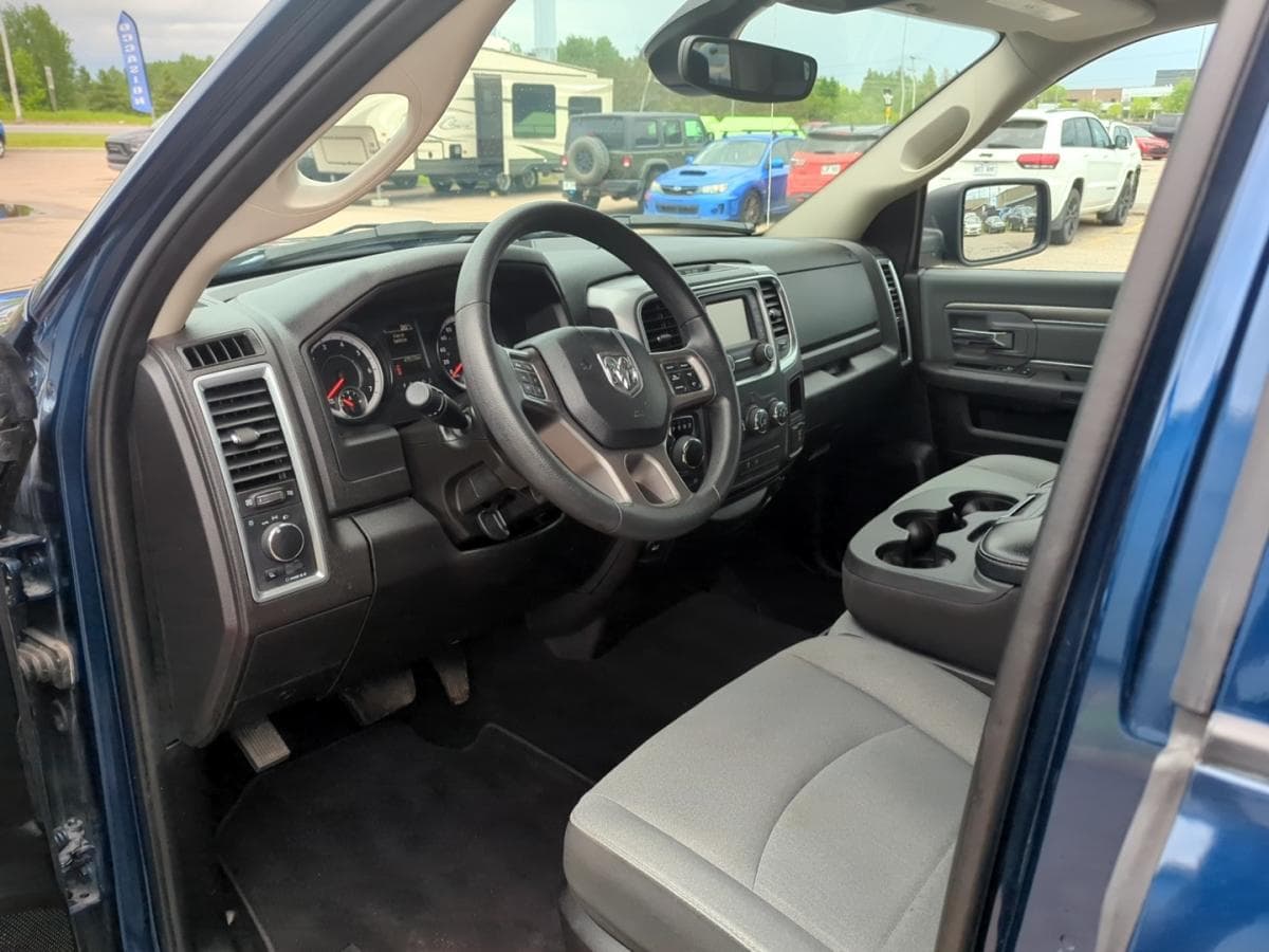 RAM 1500 Classic 2023 — photo 13