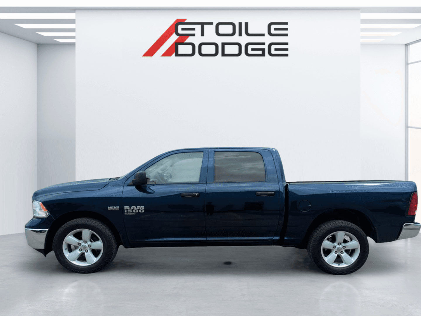 RAM 1500 Classic 2023 — photo 6