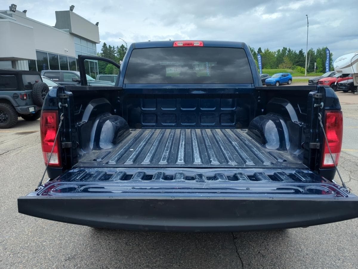RAM 1500 Classic 2023 — photo 9
