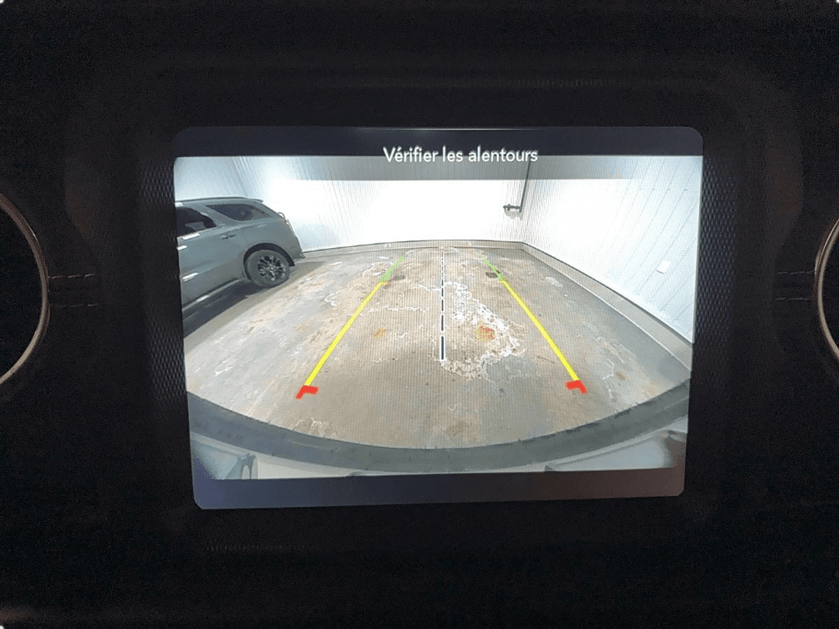 Jeep Wrangler 2023 — photo 16
