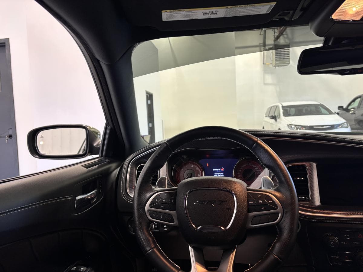 Dodge Charger 2022 — photo 11