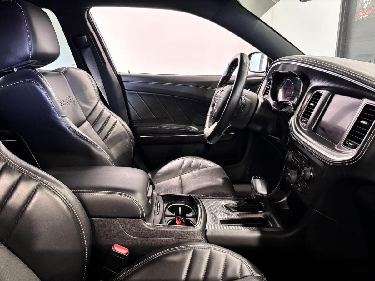 Dodge Charger 2022 — photo 8