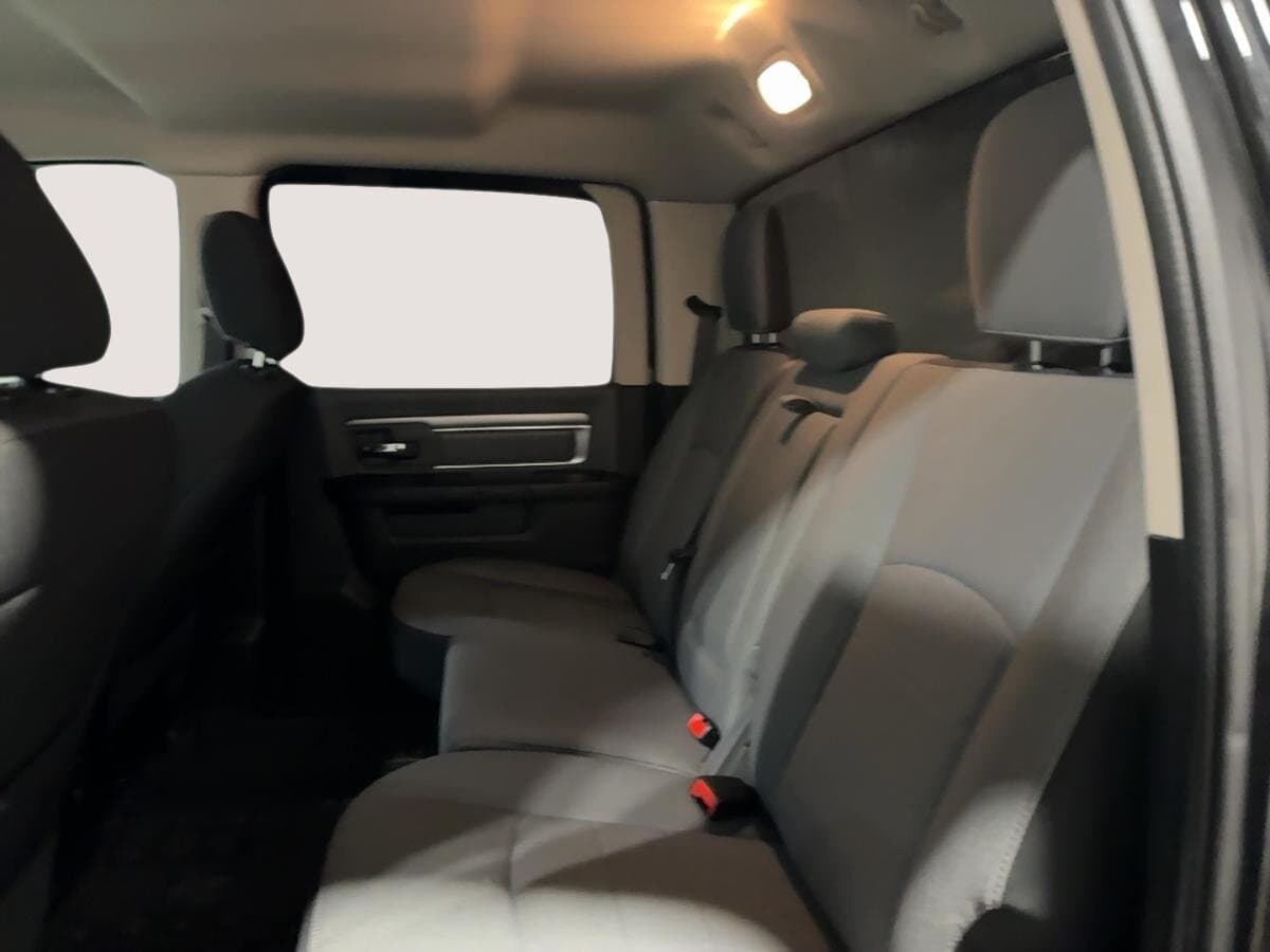 RAM 1500 Classic 2023 — photo 14