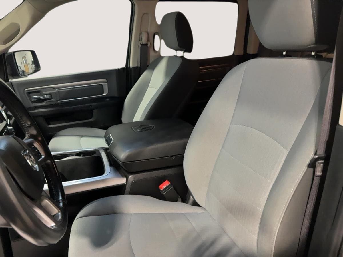 RAM 1500 Classic 2023 — photo 8