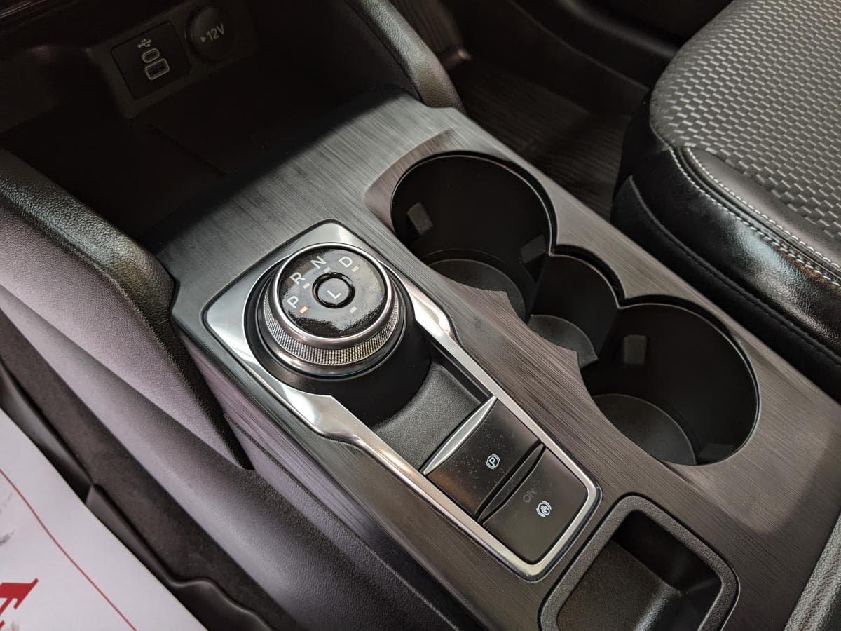 Ford Escape Plug-in Hybrid 2024 — photo 16