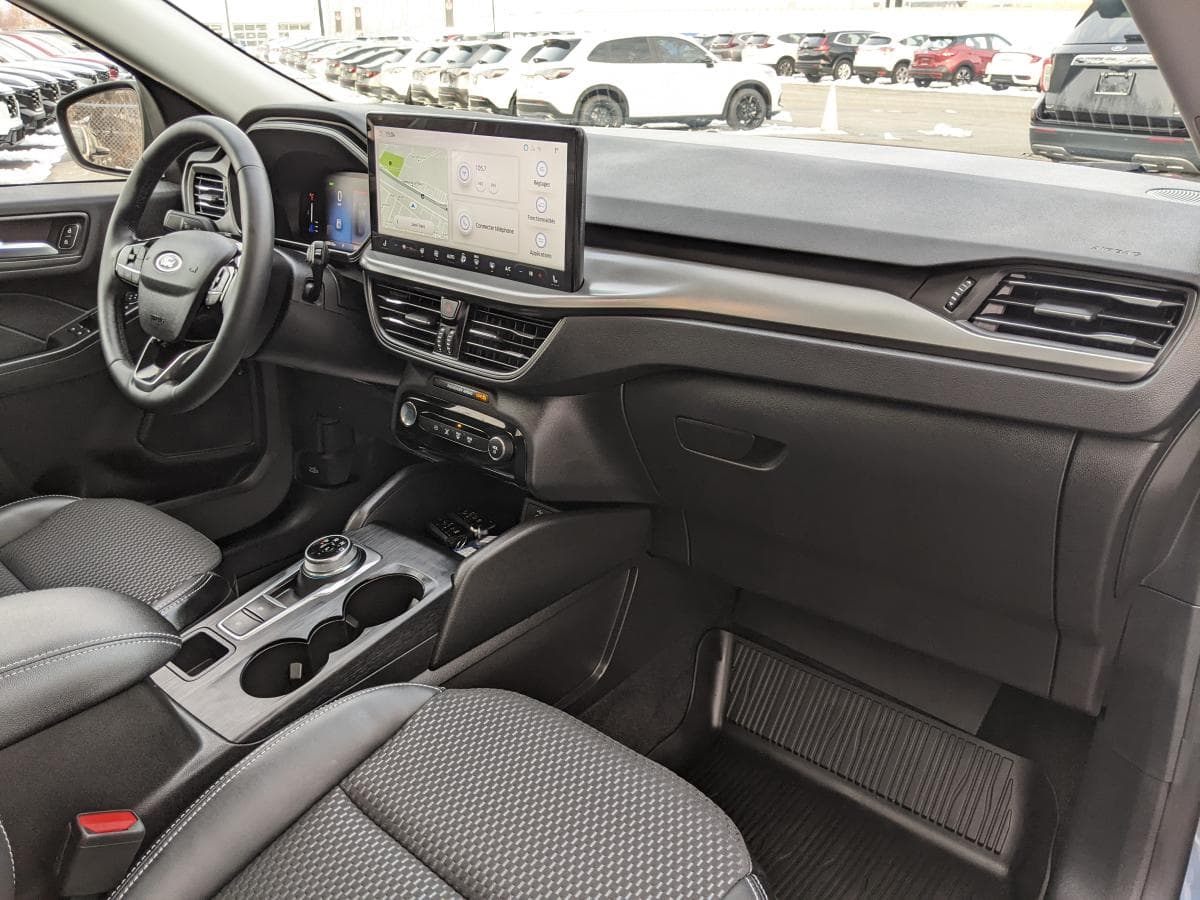 Ford Escape Plug-in Hybrid 2024 — photo 18
