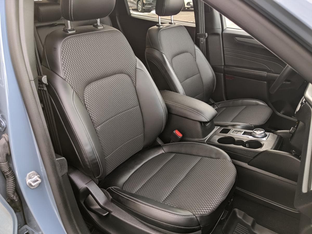 Ford Escape Plug-in Hybrid 2024 — photo 19