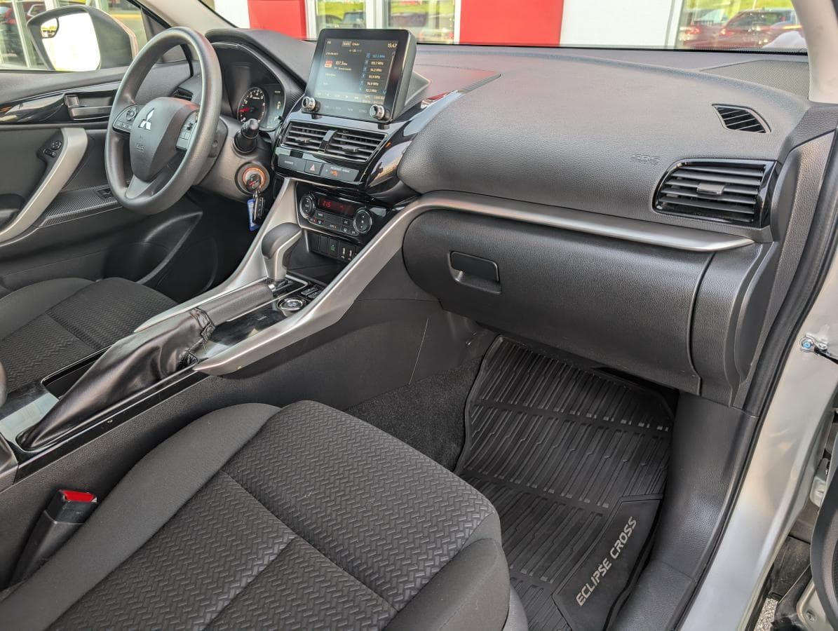 Mitsubishi Eclipse Cross 2023 — photo 17