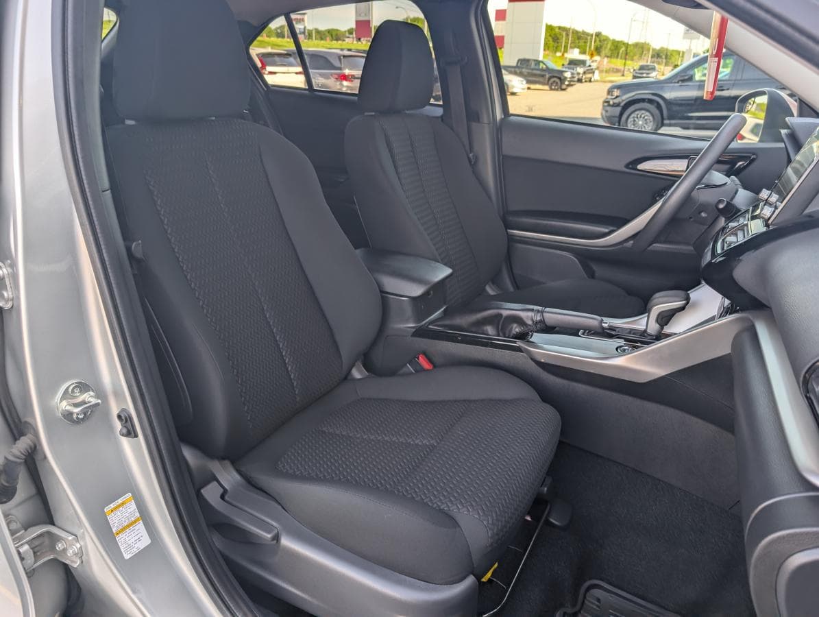 Mitsubishi Eclipse Cross 2023 — photo 18