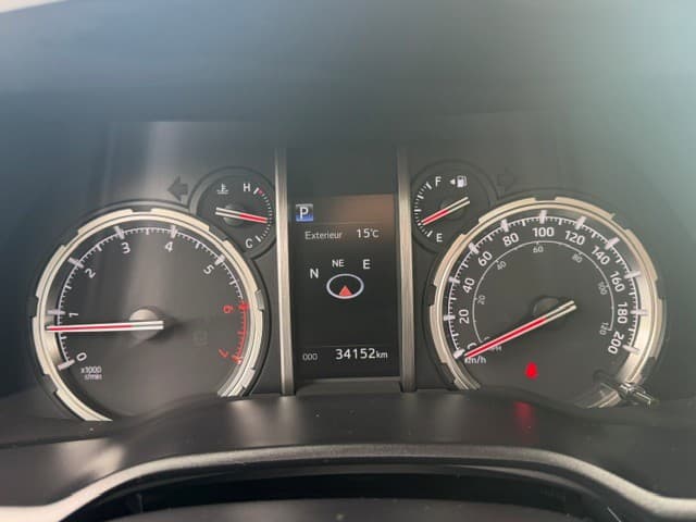 Toyota 4Runner 2023 — photo 16