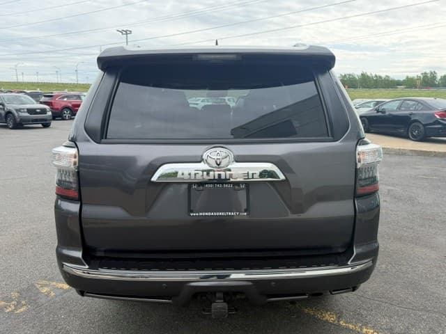 Toyota 4Runner 2023 — photo 8