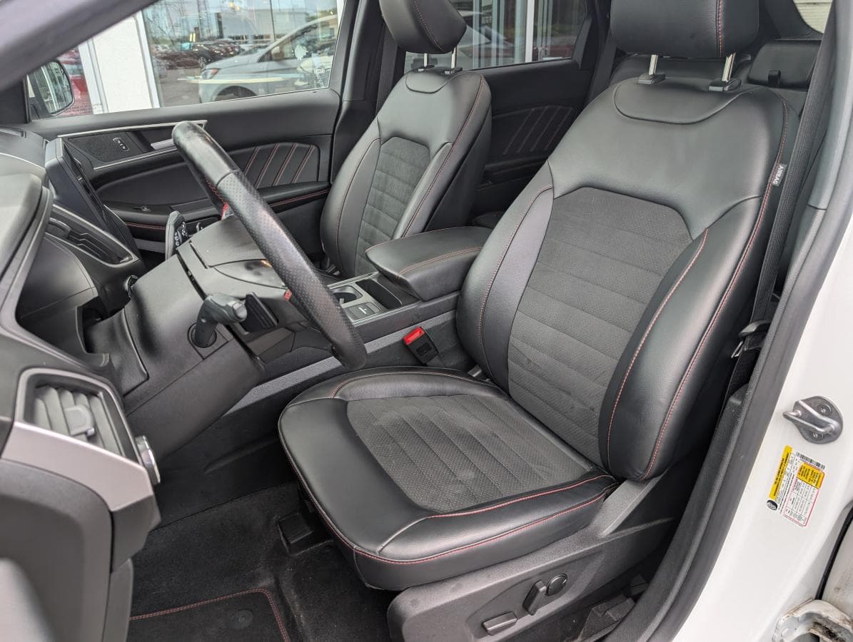 Ford Edge 2023 — photo 17