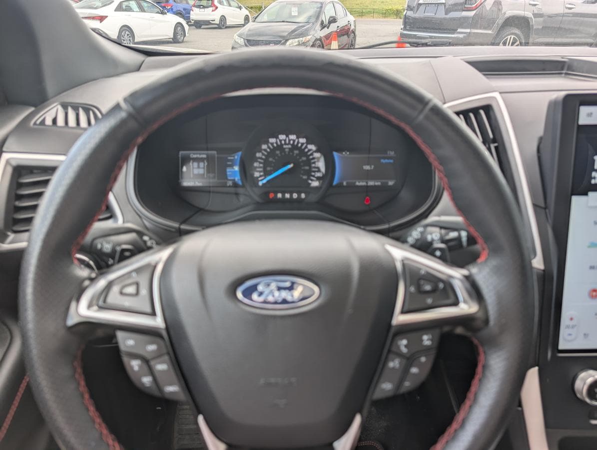 Ford Edge 2023 — photo 13
