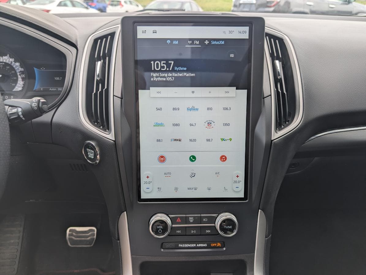 Ford Edge 2023 — photo 15