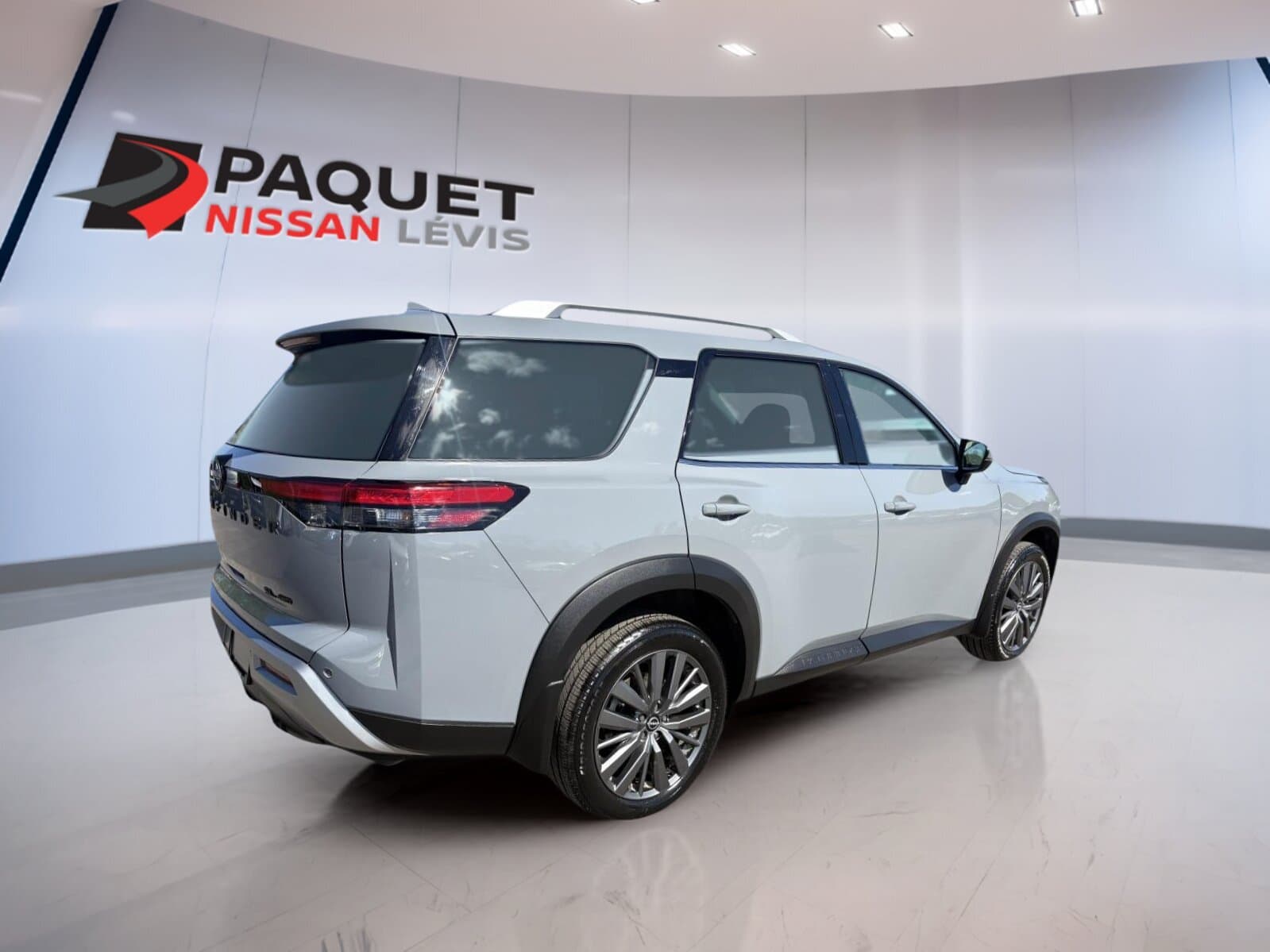 Nissan Pathfinder 2025 — photo 2