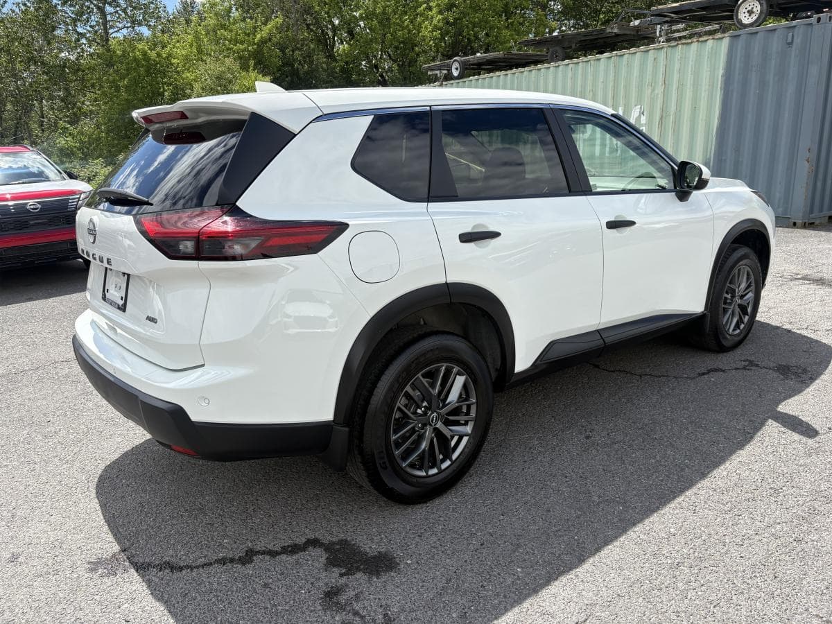 Nissan Rogue 2024 — photo 2