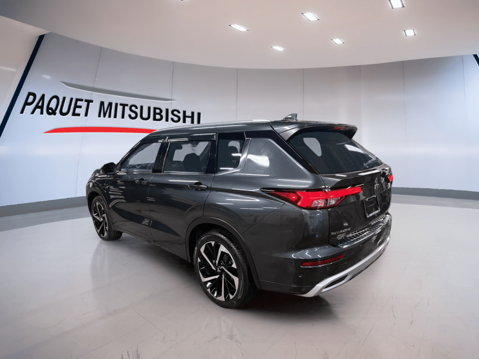 Mitsubishi Outlander 2024 — photo 12
