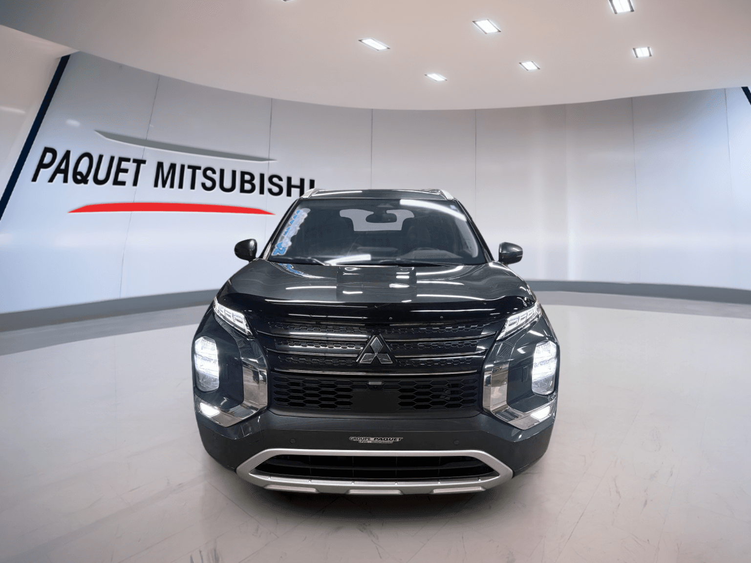 Mitsubishi Outlander 2024 — photo 2