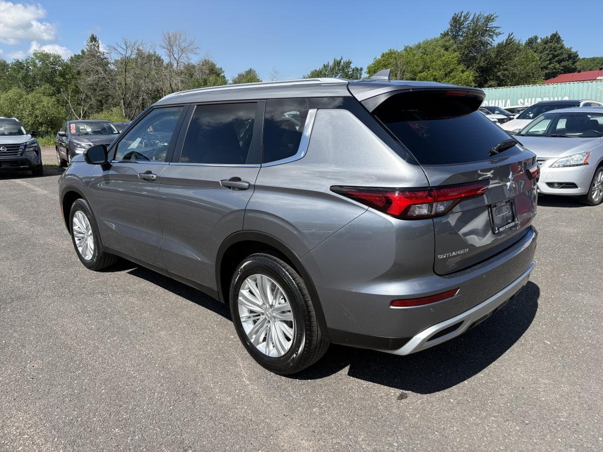 Mitsubishi Outlander 2024 — photo 4