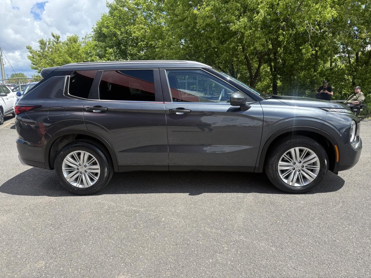 Mitsubishi Outlander 2024 — photo 7