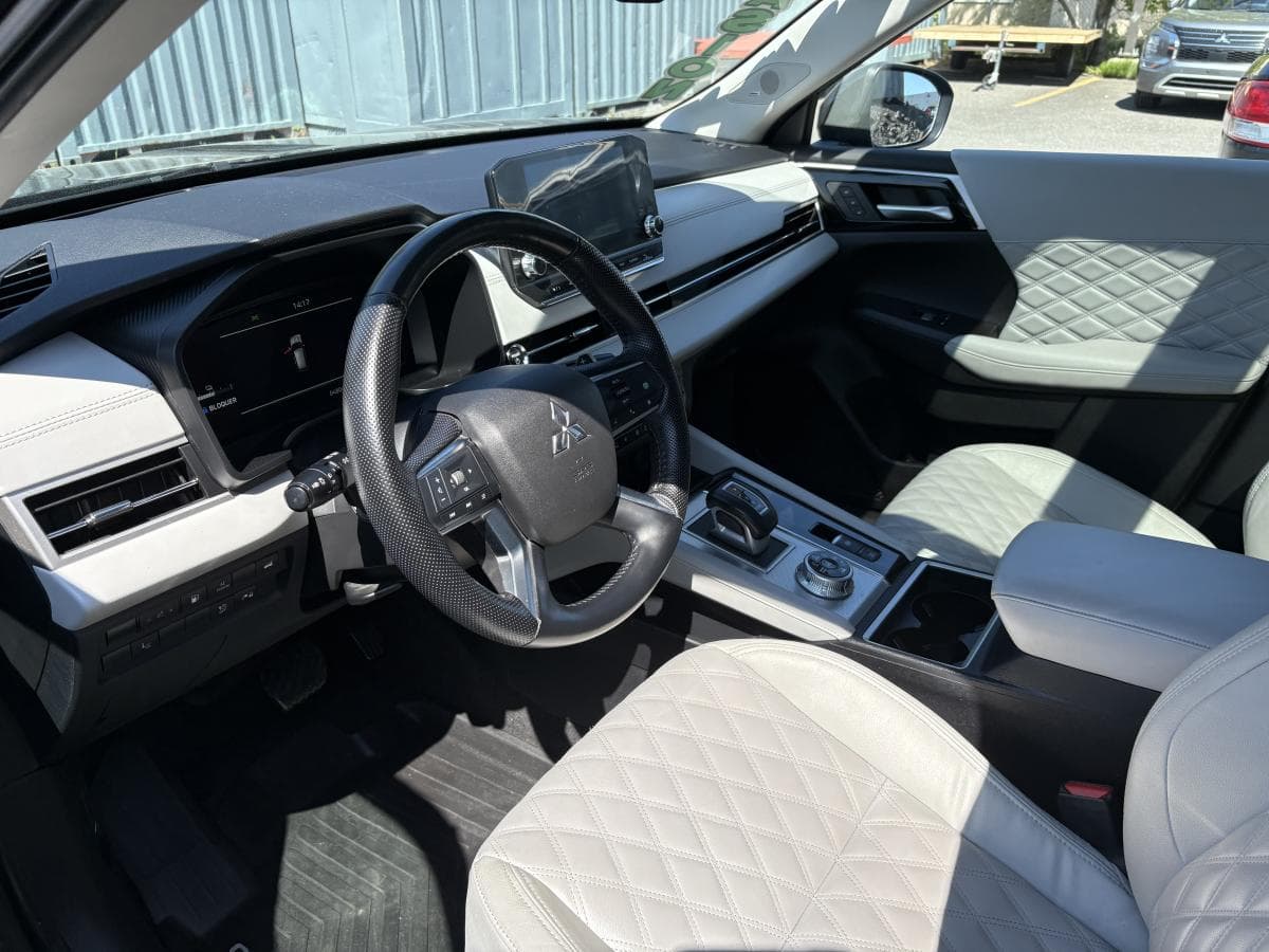 Mitsubishi Outlander PHEV 2024 — photo 7