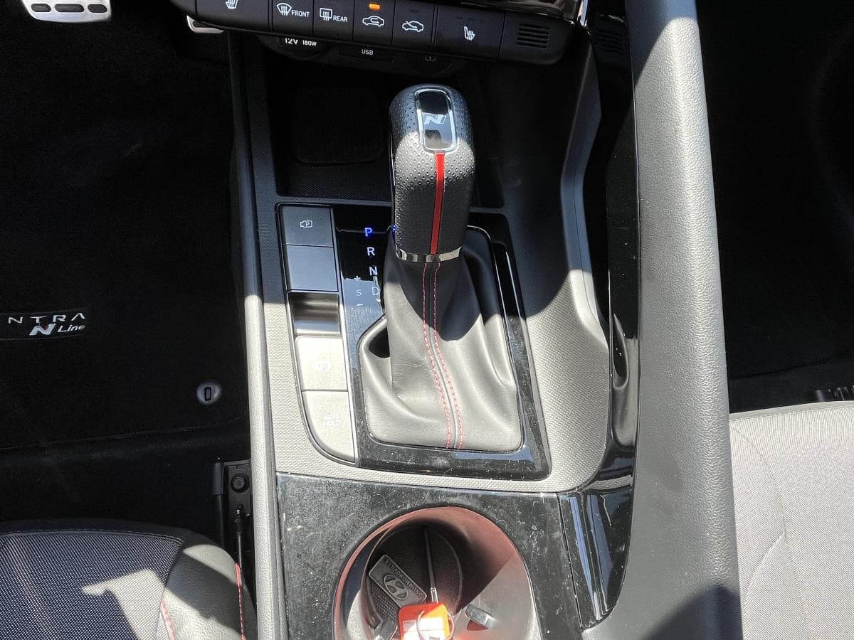 Hyundai Elantra 2024 — photo 18