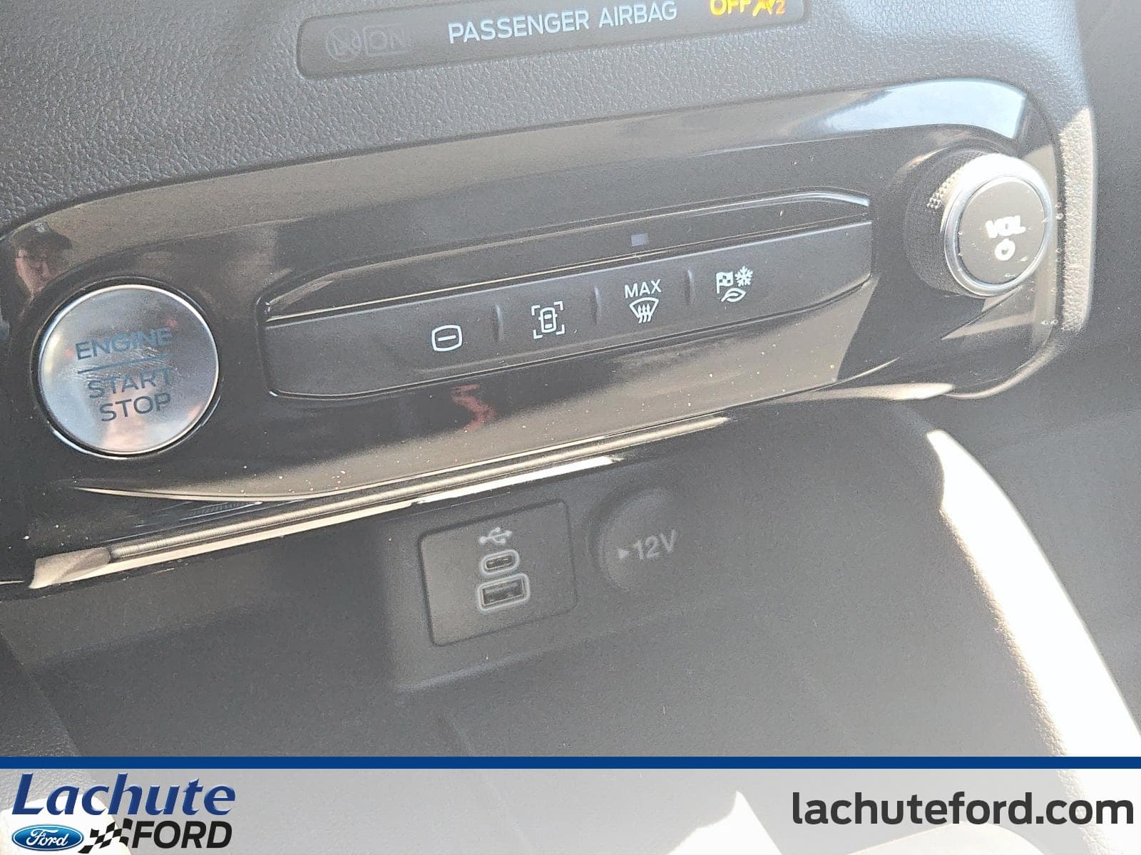 Ford Escape Hybrid 2024 — photo 21