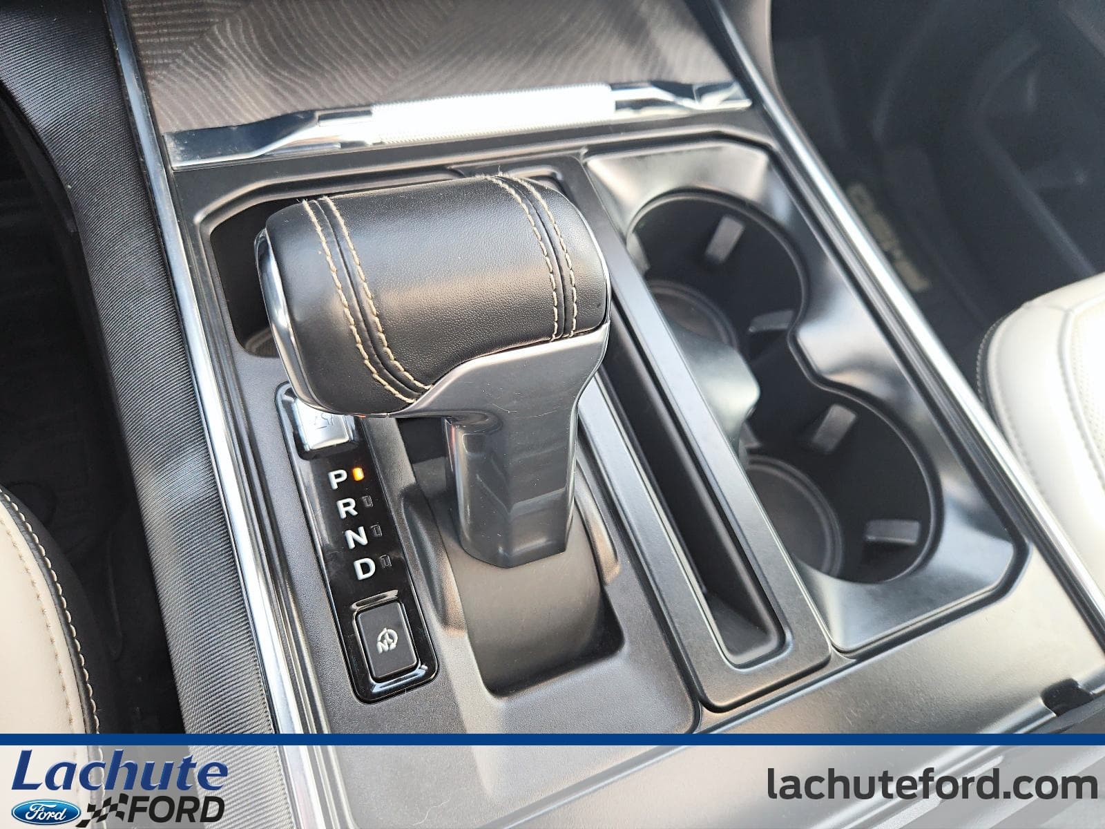 Ford F-150 Lightning 2023 — photo 16