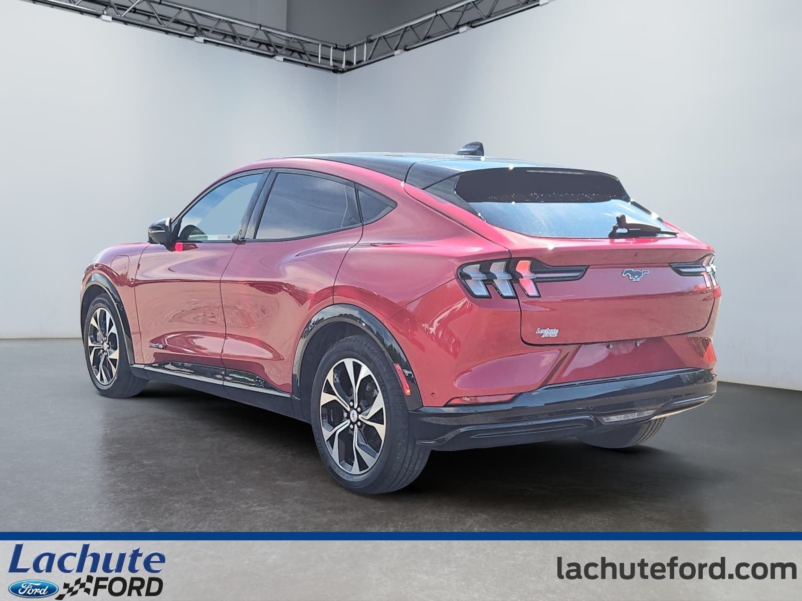 Ford Mustang Mach-E 2023 — photo 6