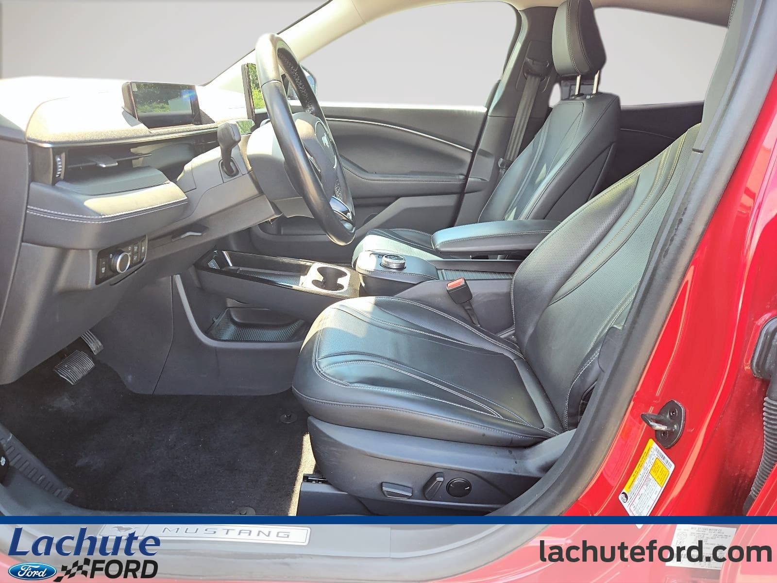 Ford Mustang Mach-E 2023 — photo 9