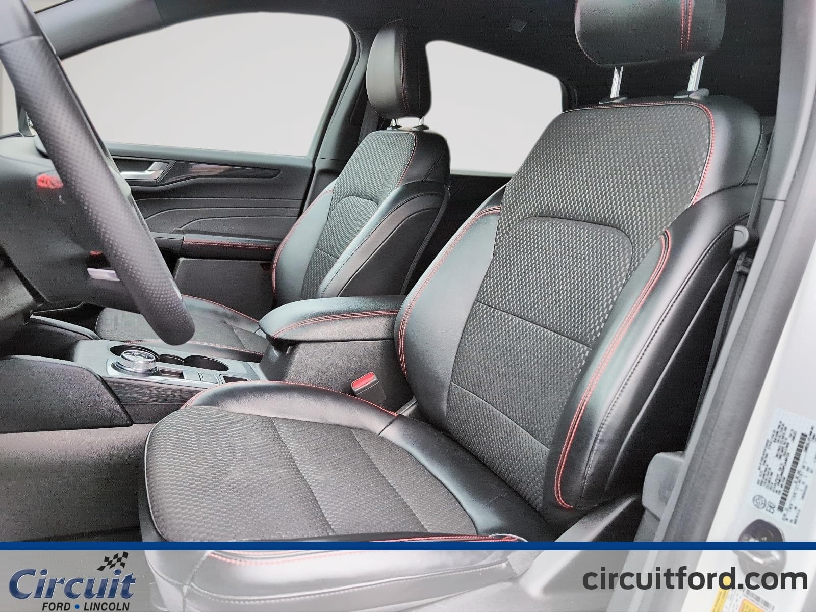 Ford Escape 2023 — photo 10