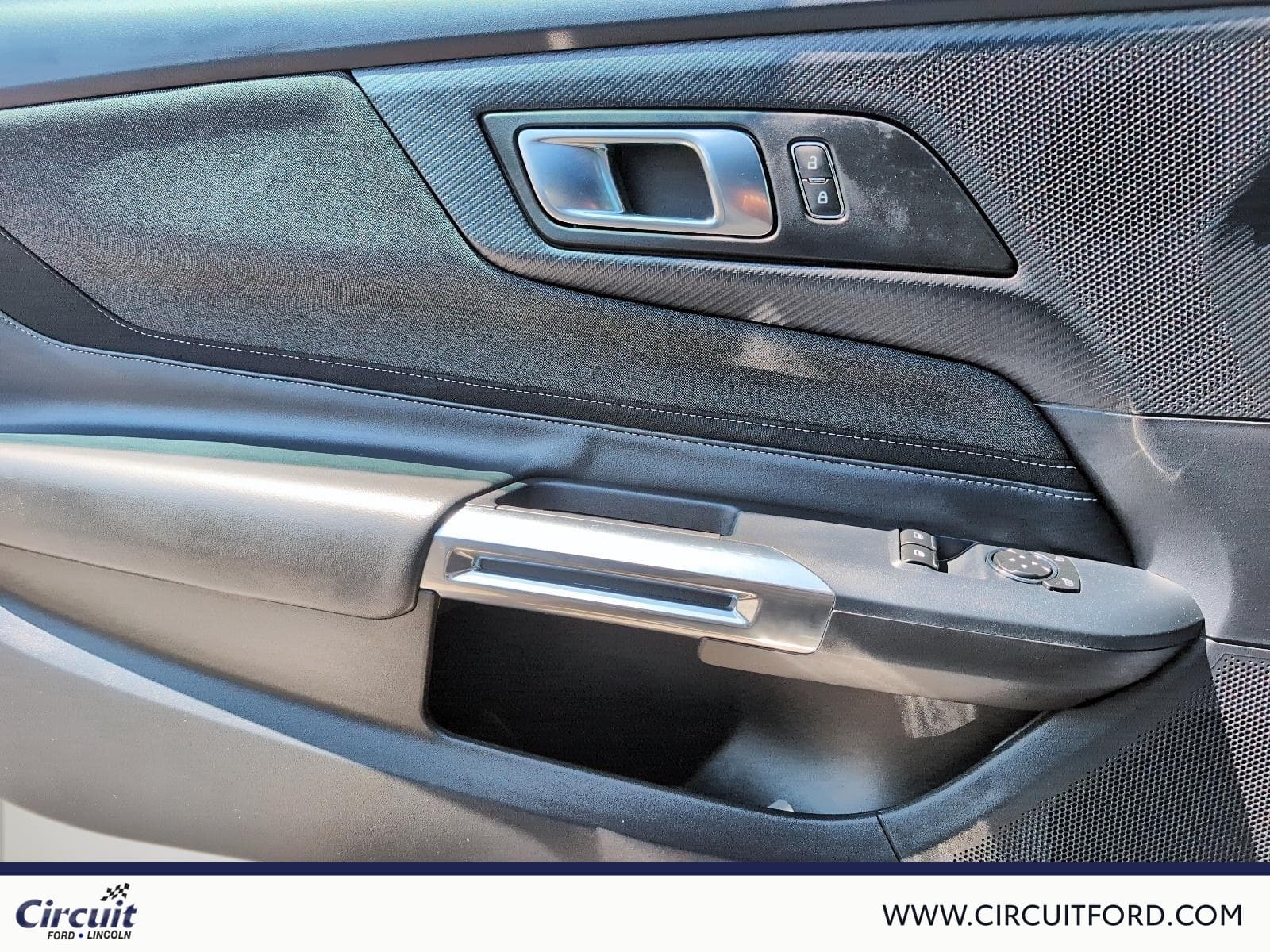 Ford Mustang 2024 — photo 11