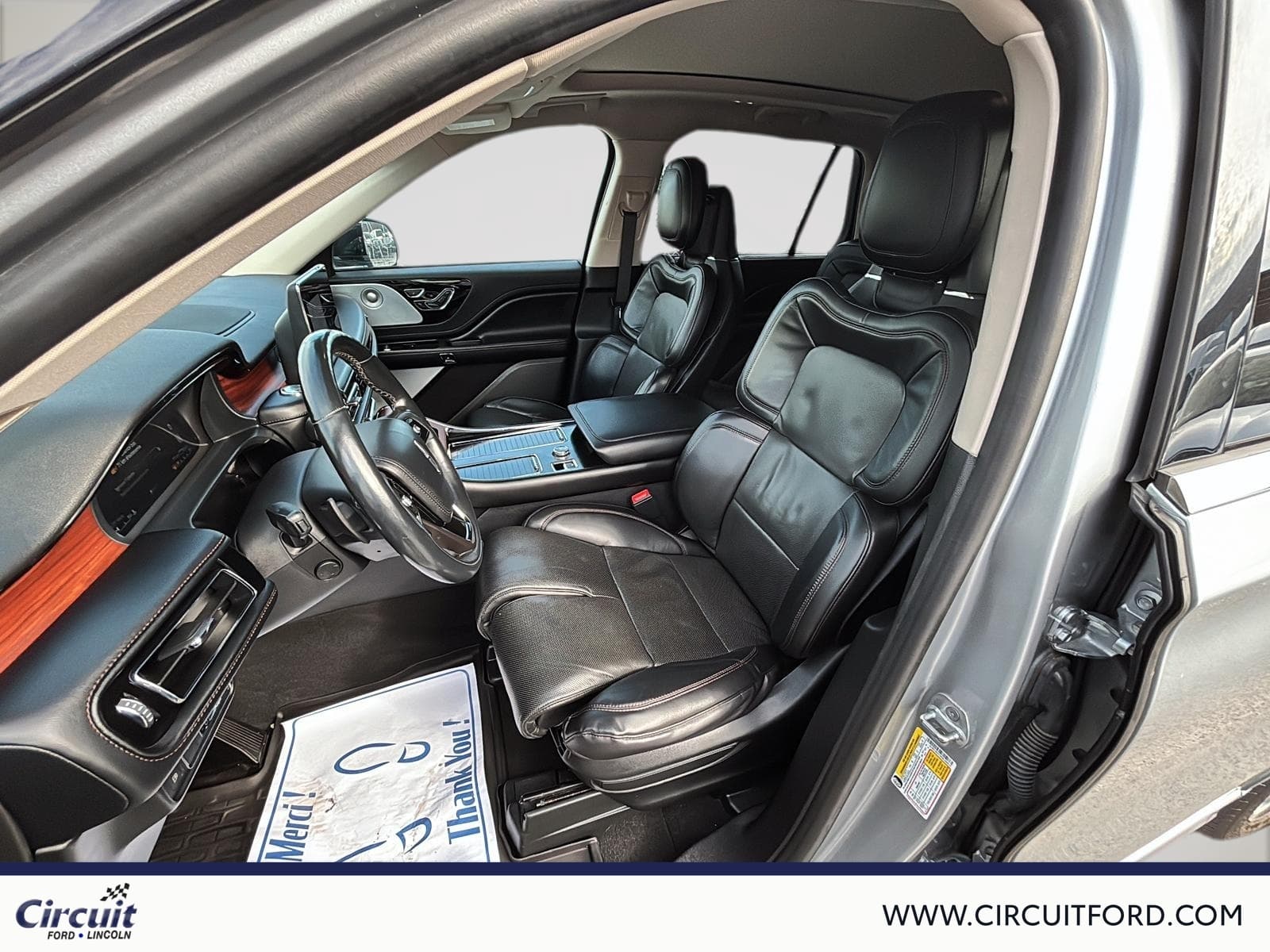 Lincoln Aviator 2023 — photo 11