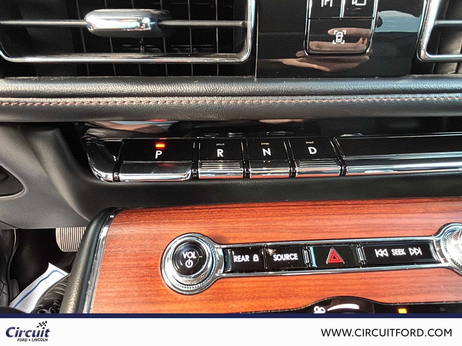 Lincoln Aviator 2023 — photo 17