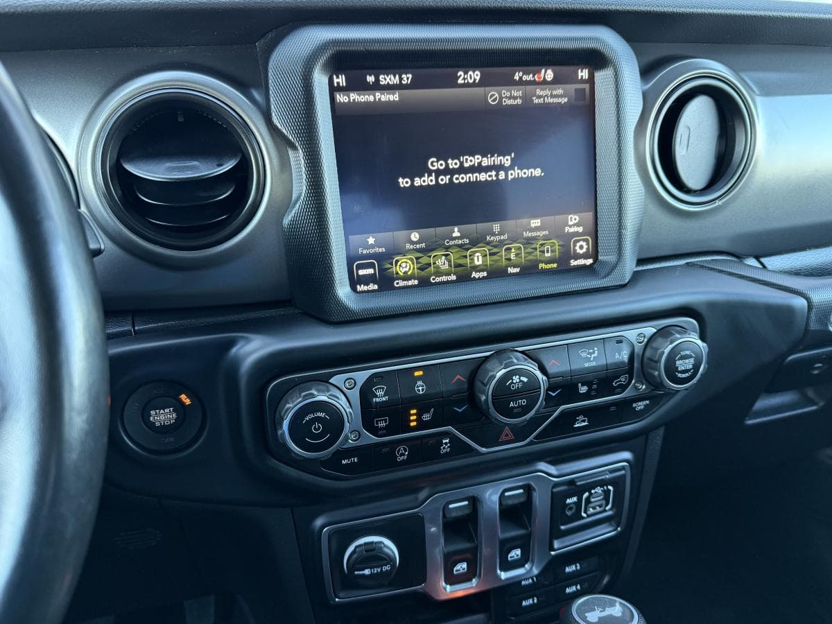 Jeep Wrangler Willys 2023 — photo 10