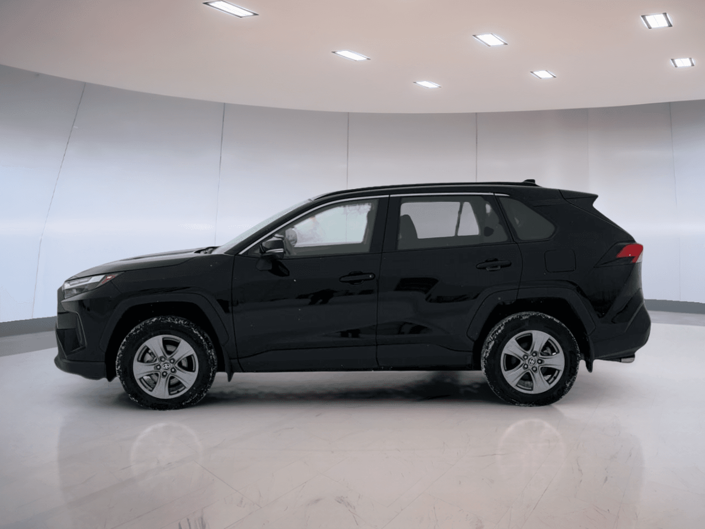 Toyota RAV4 XLE 2025 — photo 3