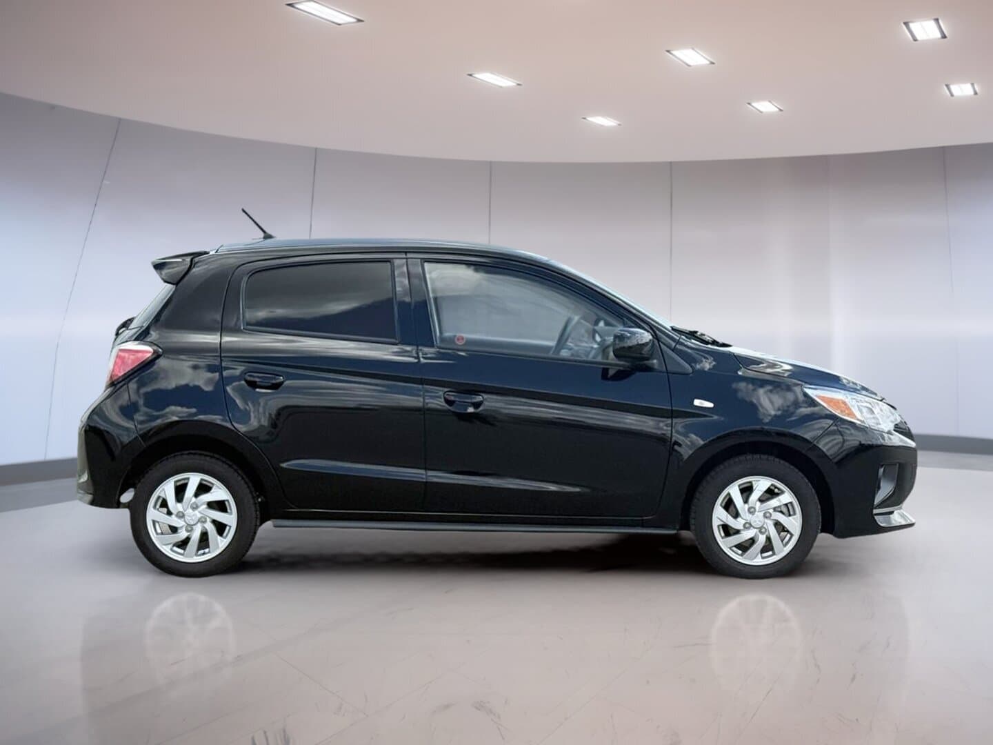 Mitsubishi Mirage ES 2024 — photo 7