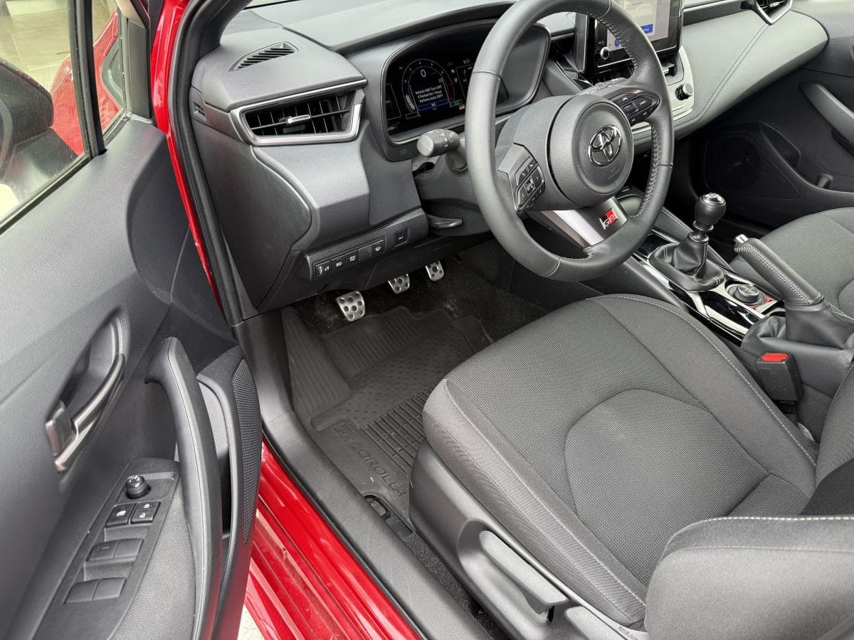 Toyota GR Corolla Core 2023 — photo 12